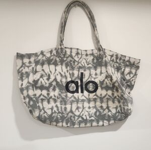 Alo Yoga Tie Dye Shopper Tote *flaws*